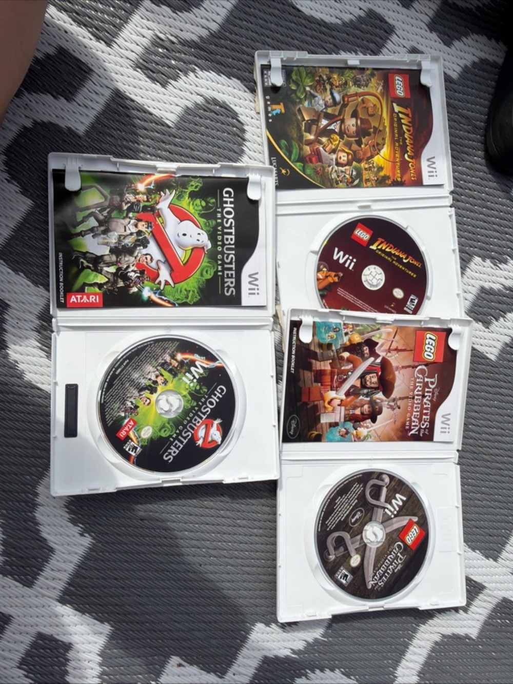 Nintendo Wii LEGO & Ghostbusters Game Bundle (White, Black, Red, Green)